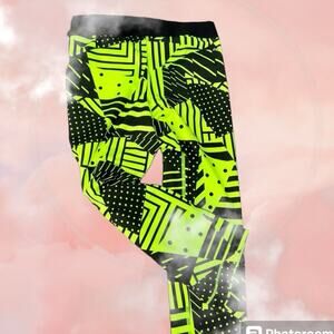 Nike PRO women’s size M, leggings, DRI-FIT black & lim, NWT